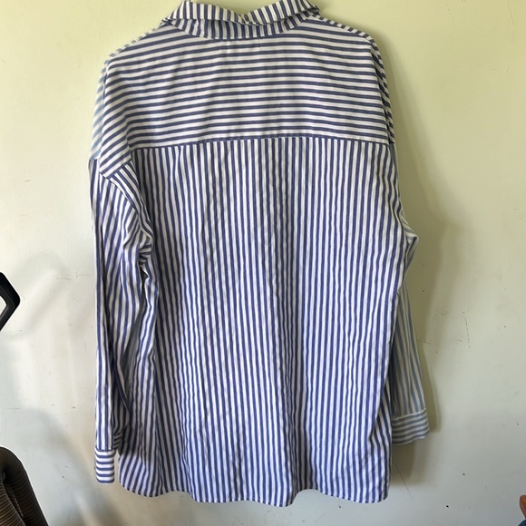 Everyday Chic Boutique Striped Blue Blouse Button up - Picture 5 of 8